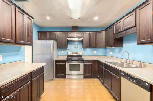 2116 Avalon Dr, Phoenix AZ 85015-5605 exterior