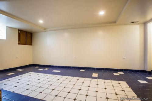 6900 Campbell Ave, Chicago IL 60645-4604 exterior