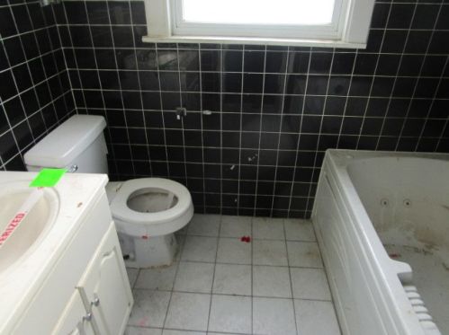 1432 10 Ave, Broadview IL 60153-1900 exterior