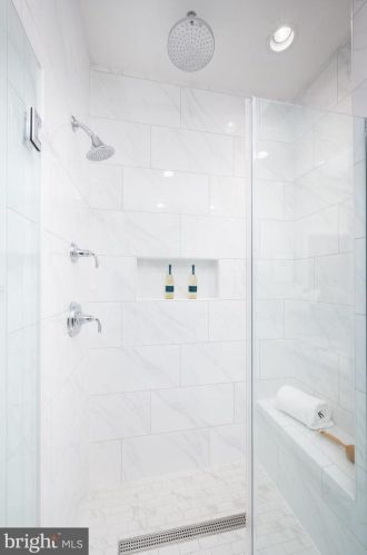 10272 Grosvenor Pl, Rockville MD 20852 exterior