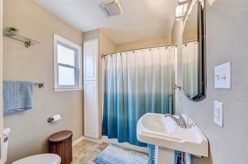 301 Bon Air Ave, Pittsburgh PA 15210-3208 exterior