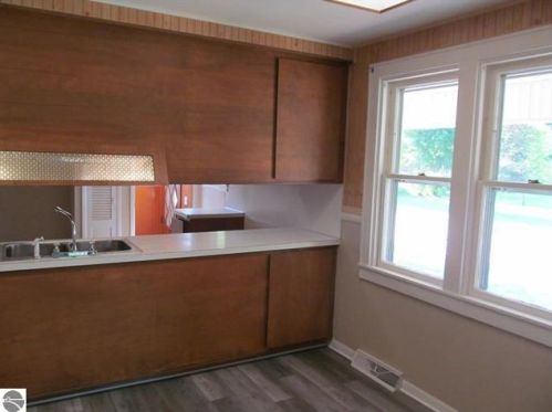 304 Pickard St, Marion, MI 49665-9448