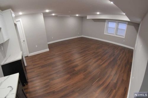 225 9 St, Newark NJ 07107-1907 exterior