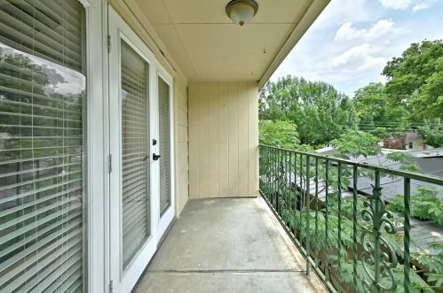 1407 39th 1/2 St, Austin TX 78756-3932 exterior