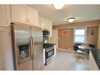 41 21st Ave, Hopkins, MN 55343-6922