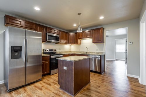 3612 34th St, Milwaukee, WI 53221-1125