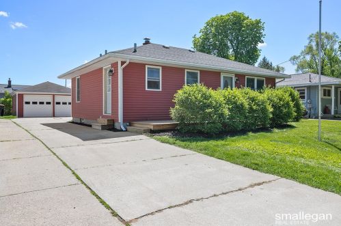 4034 Lester Dr, Grand Rapids MI 49525-1447 exterior