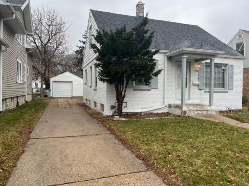 4033 39th St, Milwaukee WI  53216-1640 exterior