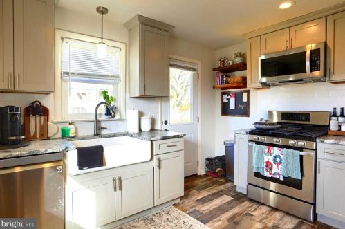 1131 Hermosa Ave, Lancaster PA 17601-1526 exterior