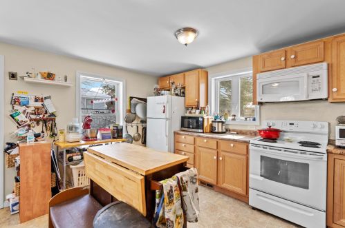 22 Chase St, Concord, NH 03301-5727