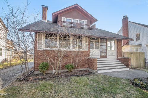 2313 Westnedge Ave, Kalamazoo, MI 49008-1940