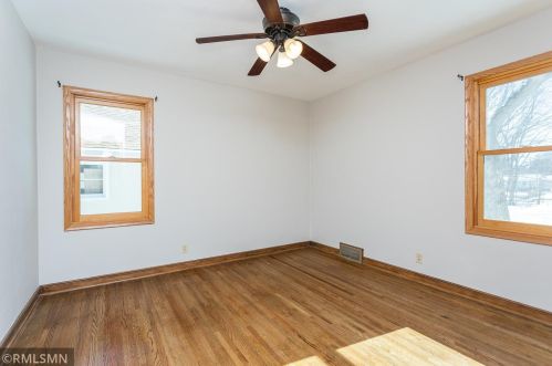 678 Iowa Ave, Saint Paul MN 55106-1015 exterior