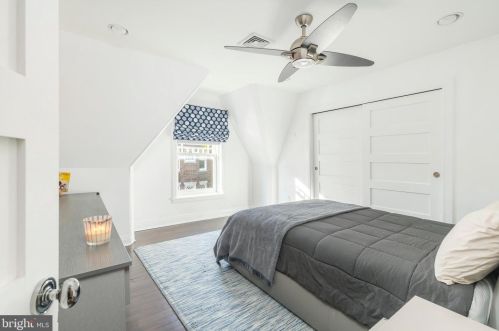 2109 Locust St, Philadelphia PA 19103-4802 exterior