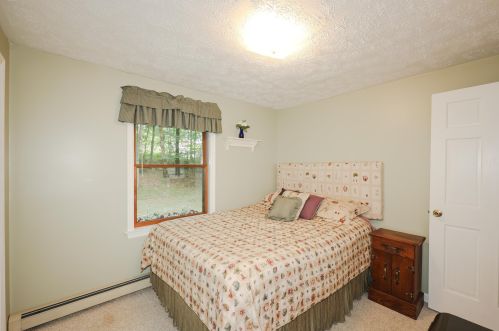 247 Elm St, Concord NH 03303-3322 exterior