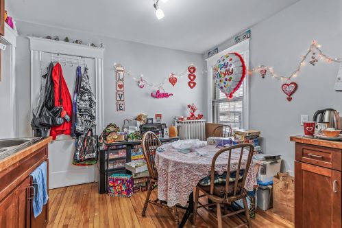 738 Fry St, Saint Paul MN 55104-1121 exterior