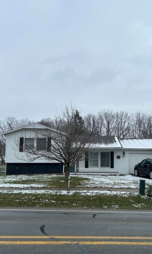 460 Divine Hwy, Portland, MI 48875-1235