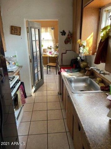 374 20 Dr, Phoenix AZ 85009-3819 exterior