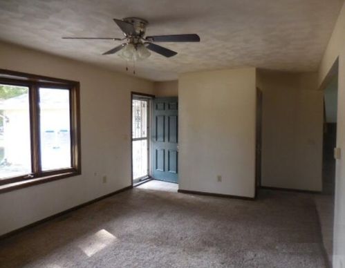 7214 Capri St, Kalamazoo, MI 49002-9417