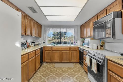 14223 2 Ave, Phoenix AZ 85023-6460 exterior