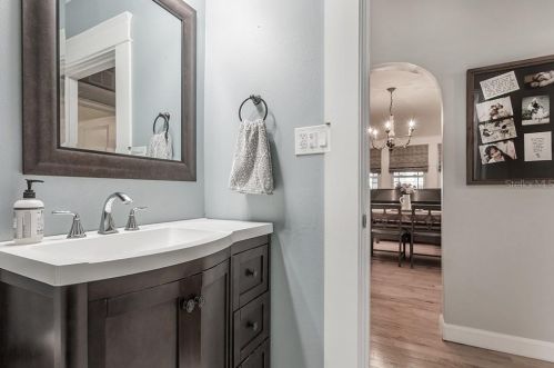 206 Cayuga St, Tampa FL 33603-4166 exterior