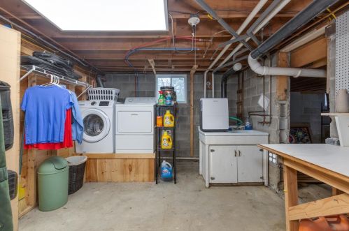 212 Hopkinton Rd, Concord NH 03301-7911 exterior