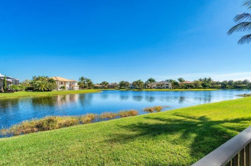 11802 Foxbriar Lk Trl, Boynton Beach FL 33473-7830 exterior