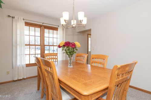 10400 Roger St, Kalamazoo MI 49002-7185 exterior