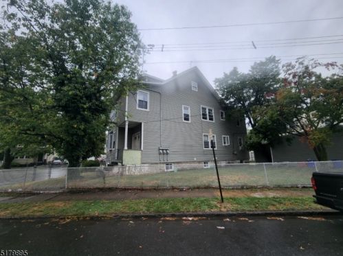 142 Berkshire Pl, Irvington NJ  07111-3015 exterior