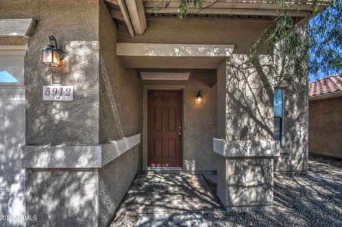 5912 Albeniz Pl, Phoenix, AZ 85043-1971