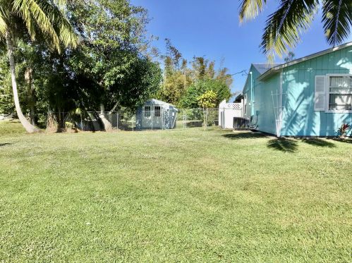 201 Thornhill Dr, Fort Pierce FL  34984-4467 exterior