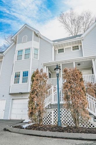 27 Woodhill Rd, Milford, CT 06461-2367