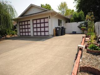 3684 Plumtree Dr, Eugene, OR 97402-2999