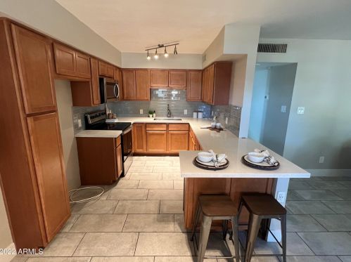 1250 Bethany Home Rd, Phoenix, AZ 85014-2045