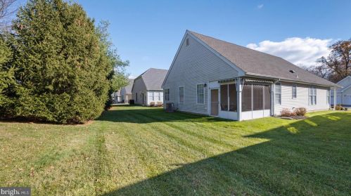 36 Bear Meade Dr, Trenton NJ 08691-3360 exterior