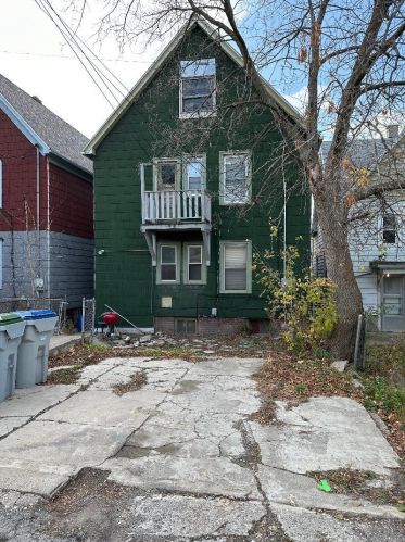 3438 Newhall St, Milwaukee WI  53211-2805 exterior