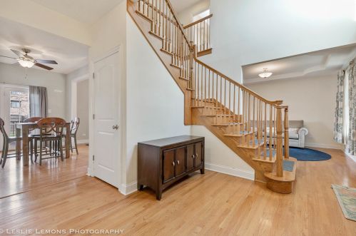 11720 Komensky Ave, Chicago, IL 60803-1632