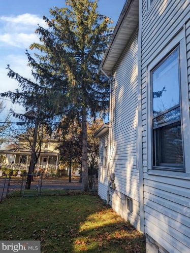 25 Euclid Ave, Camden NJ 08103-2938 exterior