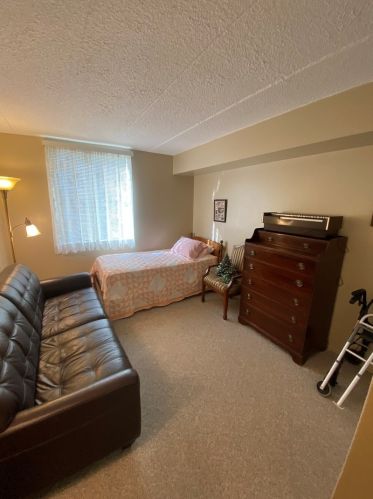 100 Butterfield Rd, Elmhurst IL  60126-5067 exterior