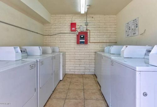 9645 11 Ave, Phoenix AZ 85021-4422 exterior