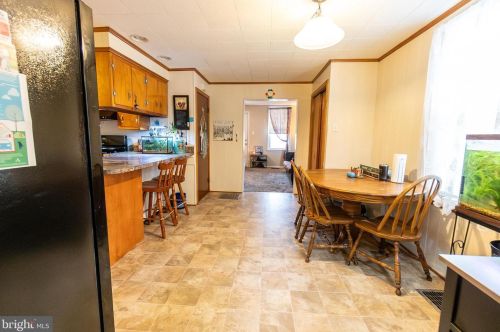 350 Maple Ave, Hanover PA  17331-5124 exterior