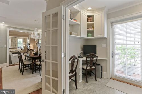 121 6 St, Washington DC 20002-2215 exterior