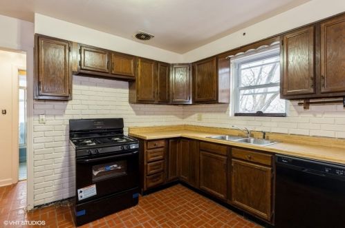 3322 Catalpa Ave, Chicago IL 60625-2275 exterior