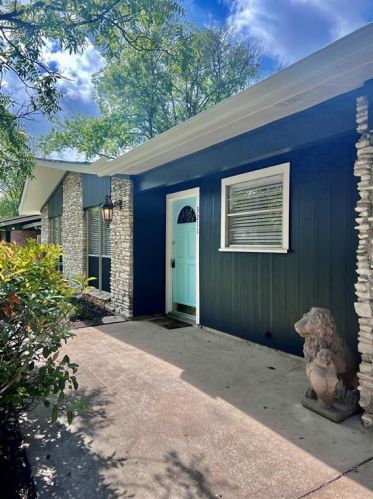 3211 Barton View Dr, Austin TX  78735-6934 exterior