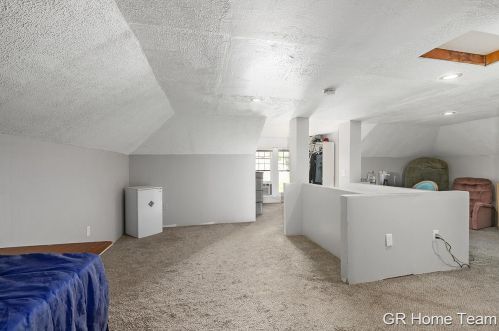 1006 Cherry St, Grand Rapids MI 49506-1450 exterior