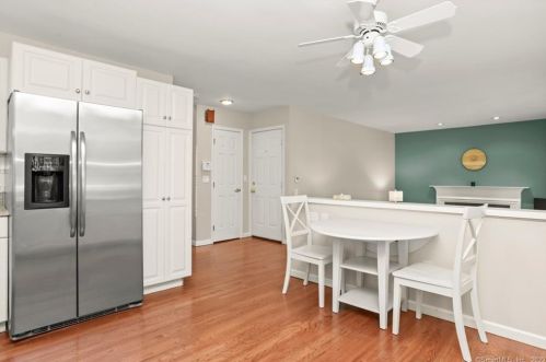 2 Cannon Brk Ln, Norwalk CT 06851-3835 exterior