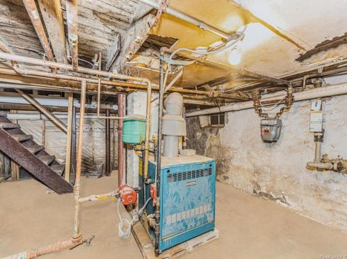 214 Prospect Ave, Mount Vernon NY 10550-2349 exterior