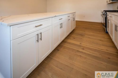 20 Kenmore Rd, Edison NJ 08817-4044 exterior