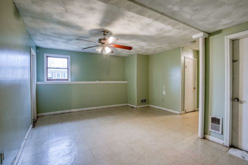 47 Laurel St, Springfield MA 01106-1150 exterior