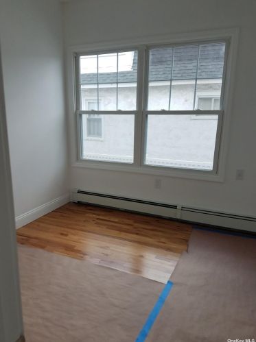 19 High St, Valley Stream NY 11581-1417 exterior