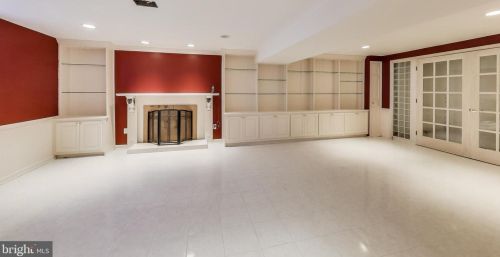 1101 Morningside Ln, Alexandria VA 22308-1042 exterior